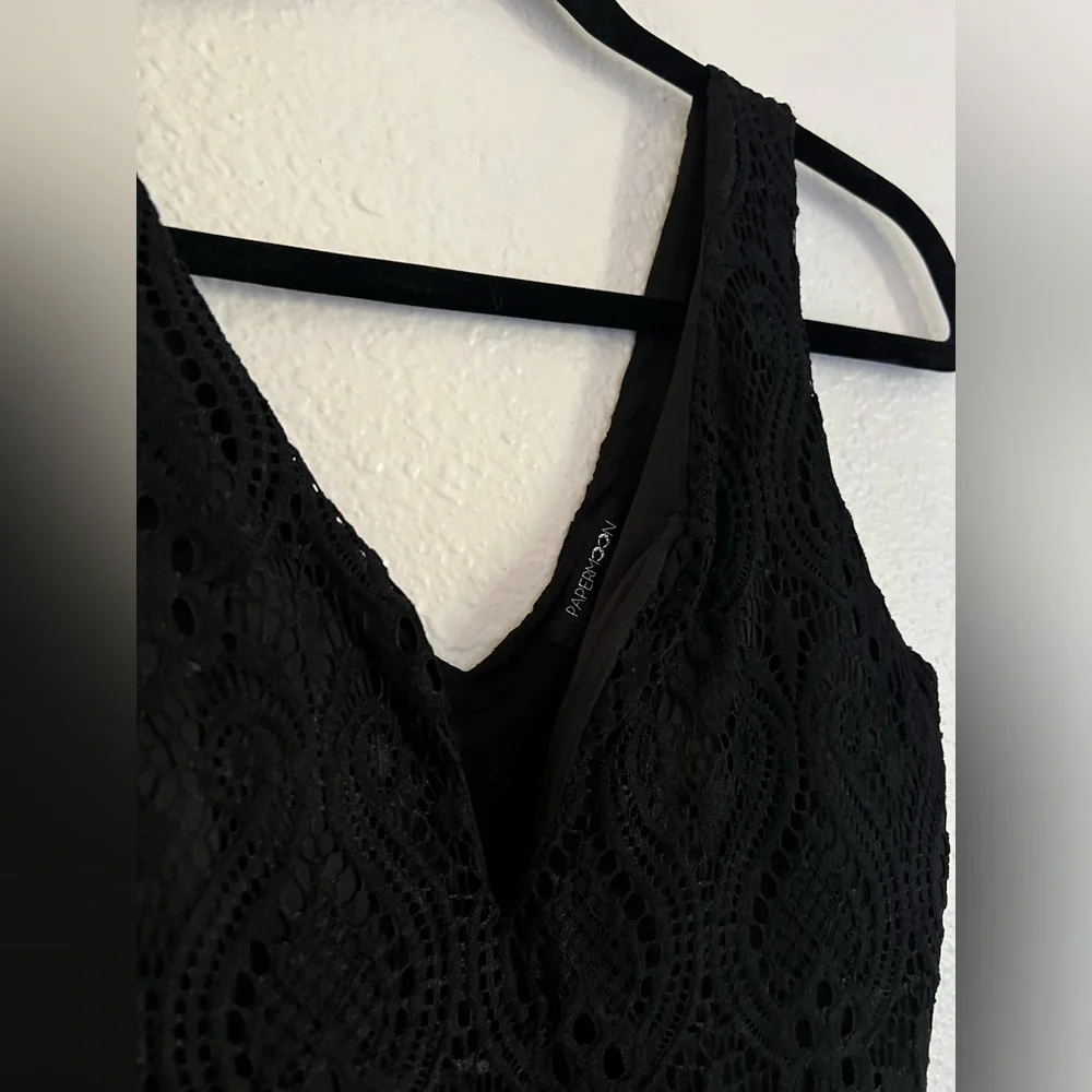 Size Small Papermoon Black Crochet Sleeveless Mini Dress Deep V - Picture 6 of 9
